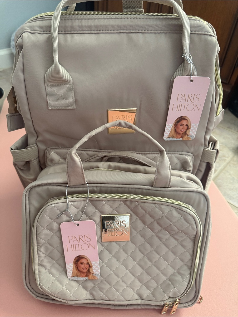 Paris Hilton Quilted Hanging Travel Toiletry Bag and Travel Lap Top Bag - Picture 6 of 9